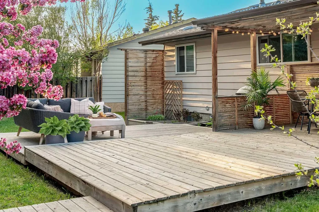 124 Ranchview Court NW Calgary AB T3G 1R5