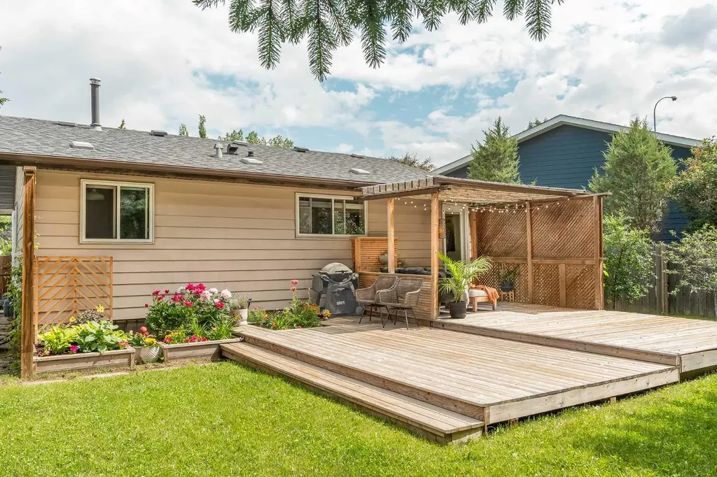 124 Ranchview Court NW Calgary AB T3G 1R5