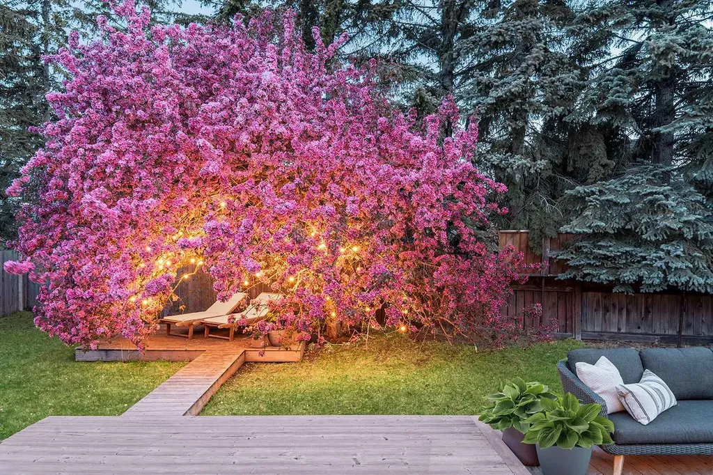 124 Ranchview Court NW Calgary AB T3G 1R5