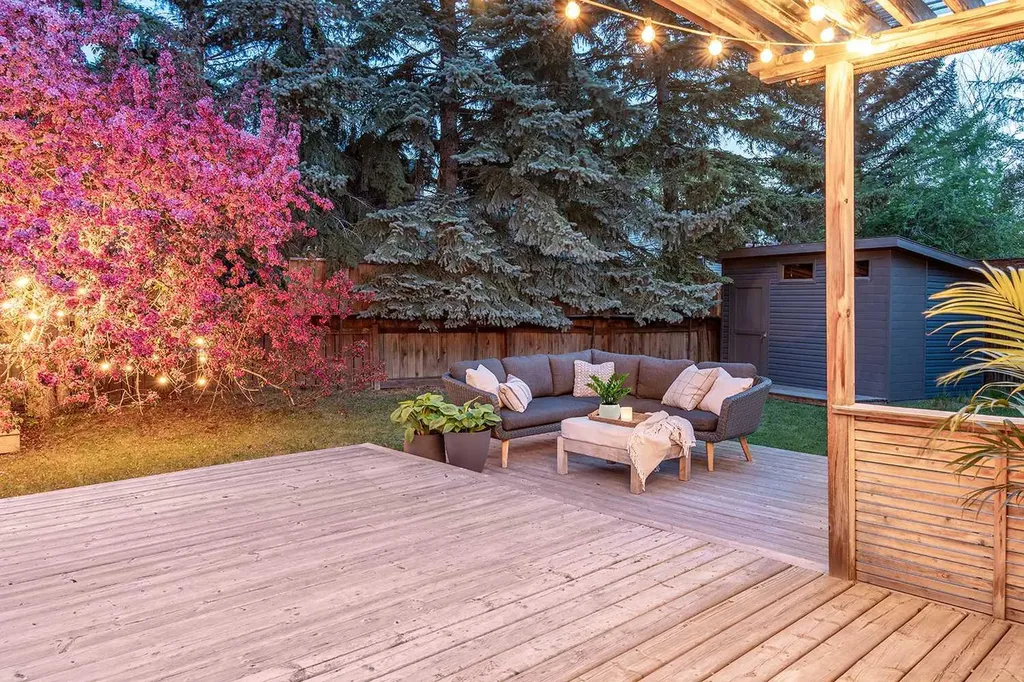 124 Ranchview Court NW Calgary AB T3G 1R5