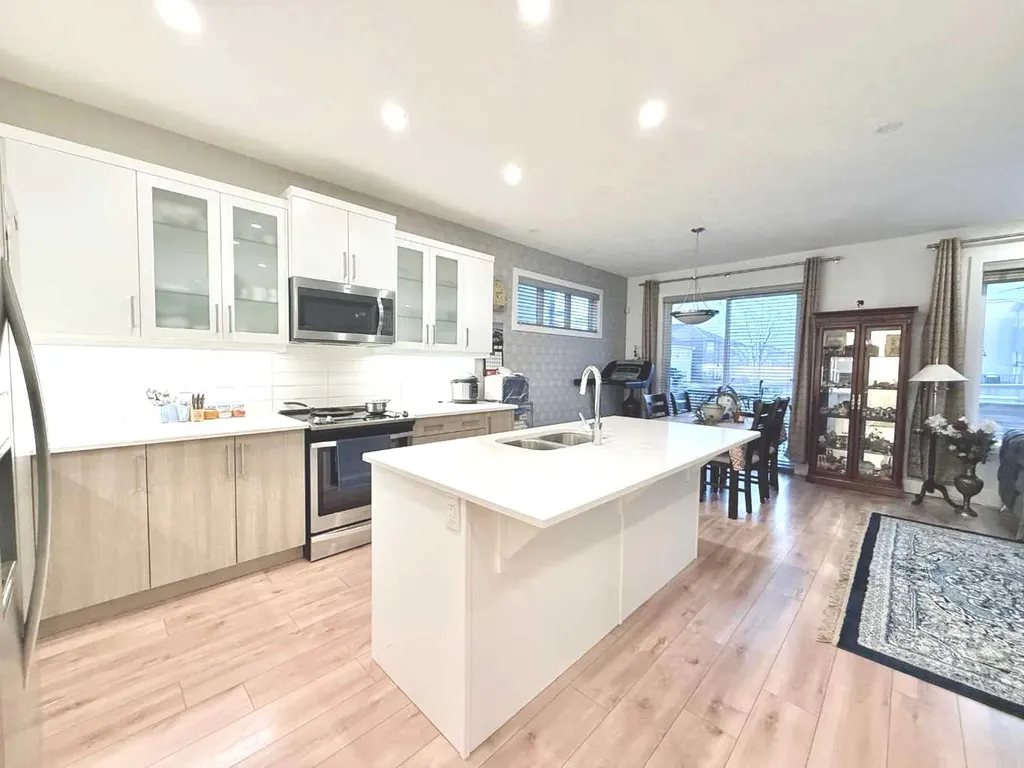 148 Carrington Circle NW Calgary AB T3P 0Y6
