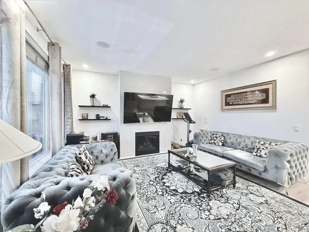 148 Carrington Circle NW Calgary AB T3P 0Y6