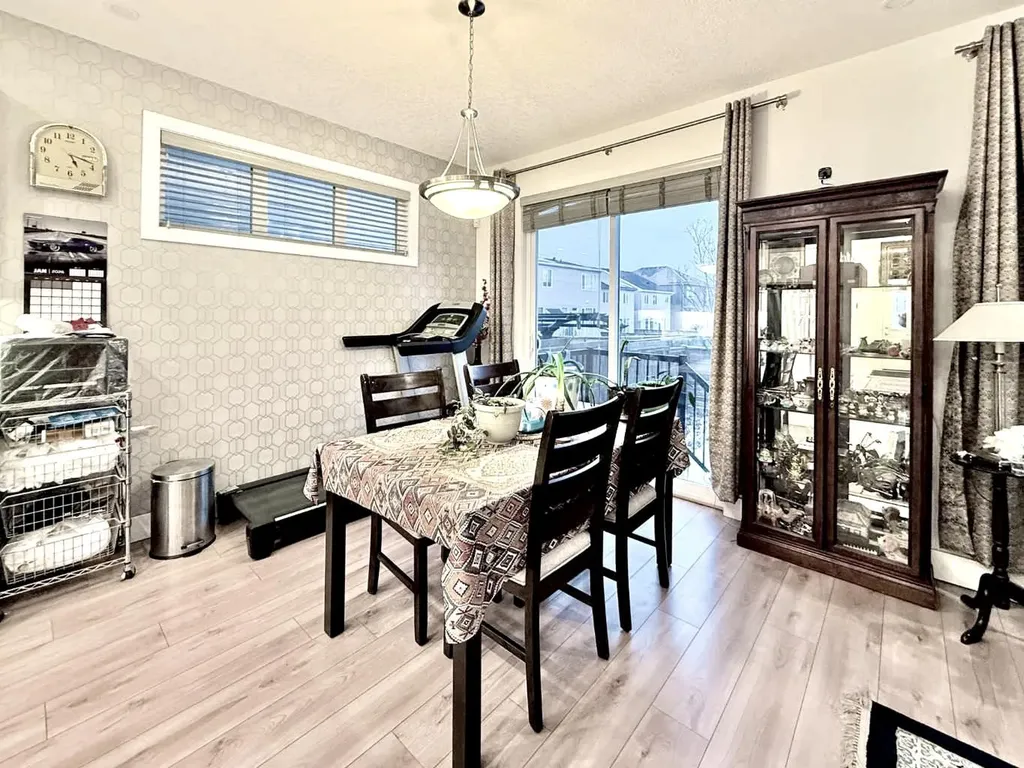 148 Carrington Circle NW Calgary AB T3P 0Y6