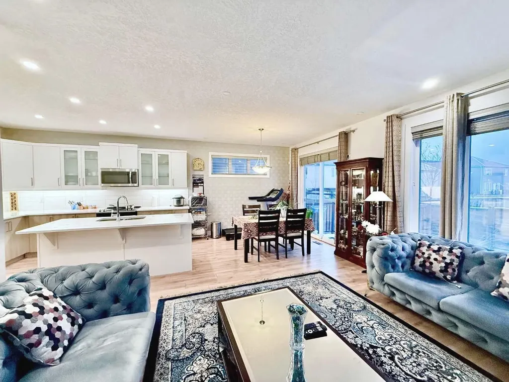 148 Carrington Circle NW Calgary AB T3P 0Y6