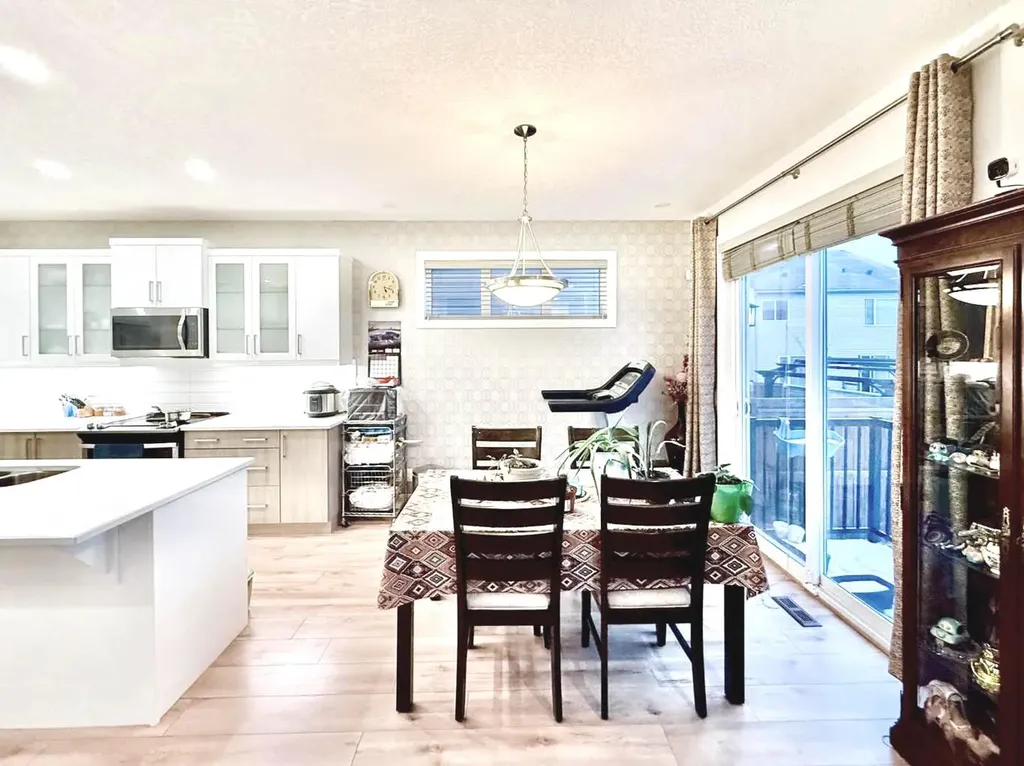 148 Carrington Circle NW Calgary AB T3P 0Y6
