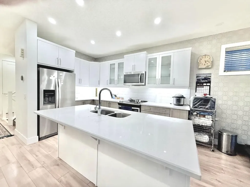 148 Carrington Circle NW Calgary AB T3P 0Y6