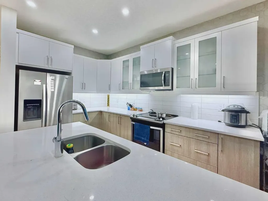 148 Carrington Circle NW Calgary AB T3P 0Y6