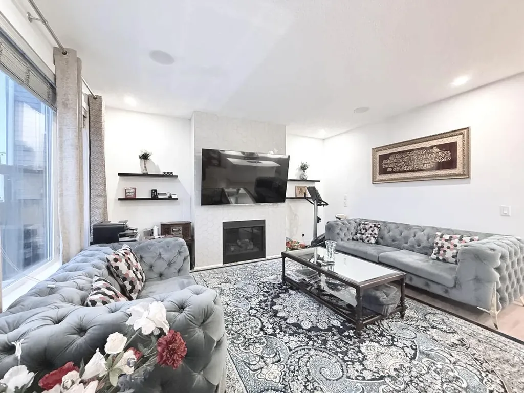 148 Carrington Circle NW Calgary AB T3P 0Y6