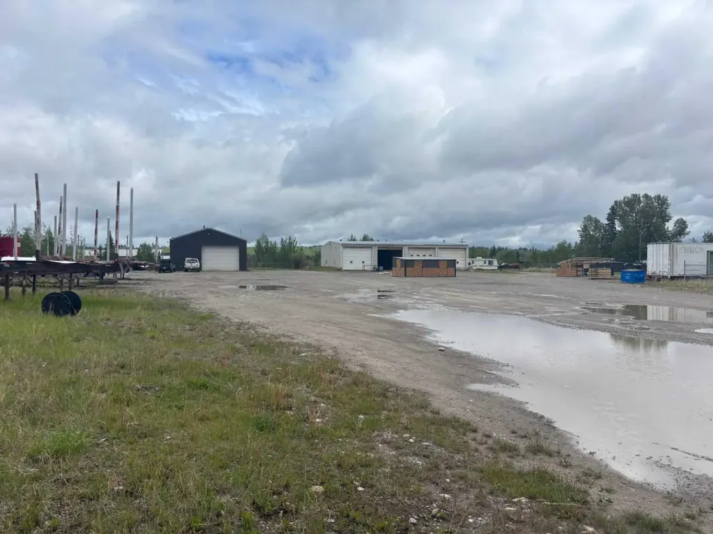 5445 Highway 584 Rural Mountain View County AB T0M 1X0