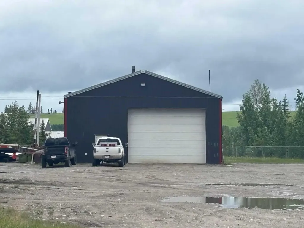 5445 Highway 584 Rural Mountain View County AB T0M 1X0