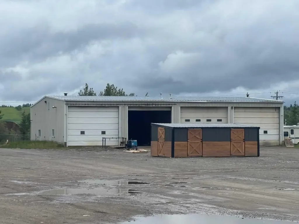 5445 Highway 584 Rural Mountain View County AB T0M 1X0