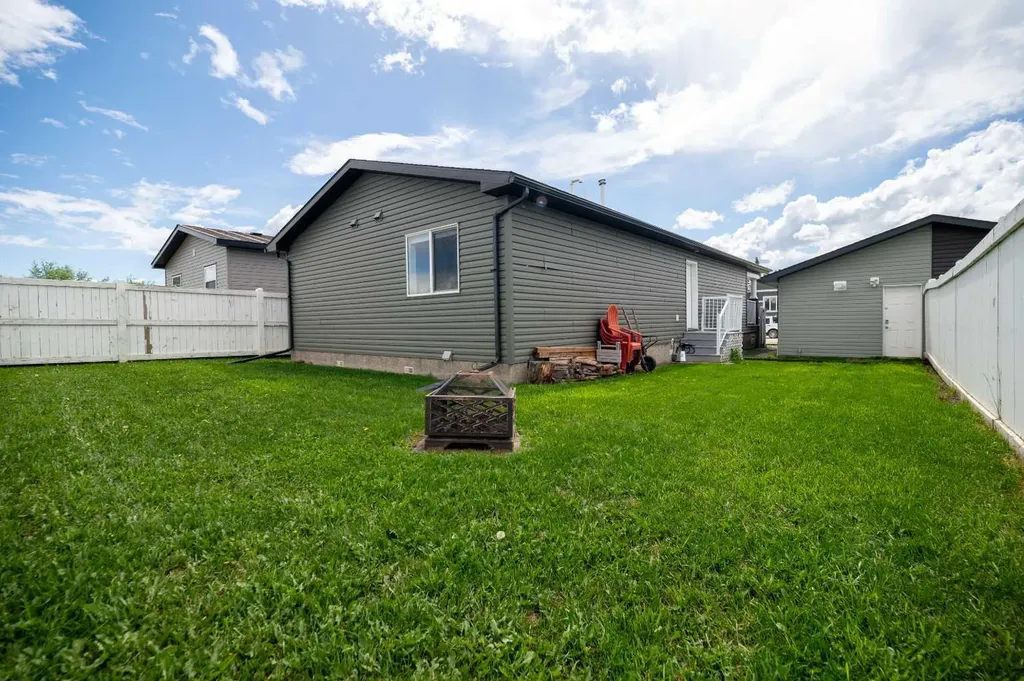 1220 1a Avenue SW Slave Lake AB T0G 2A4