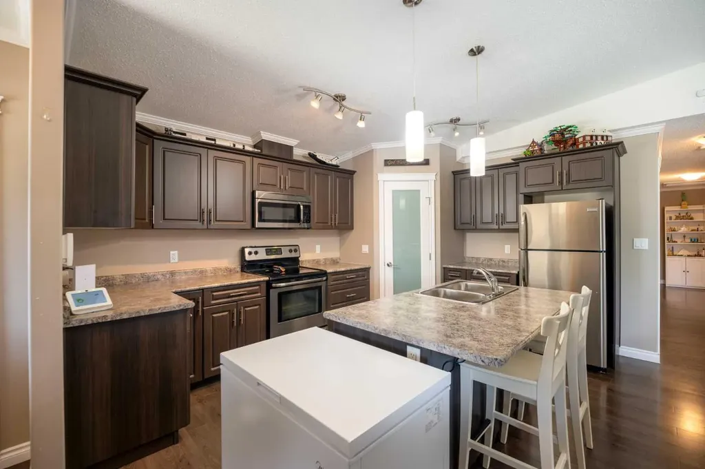 1220 1a Avenue SW Slave Lake AB T0G 2A4