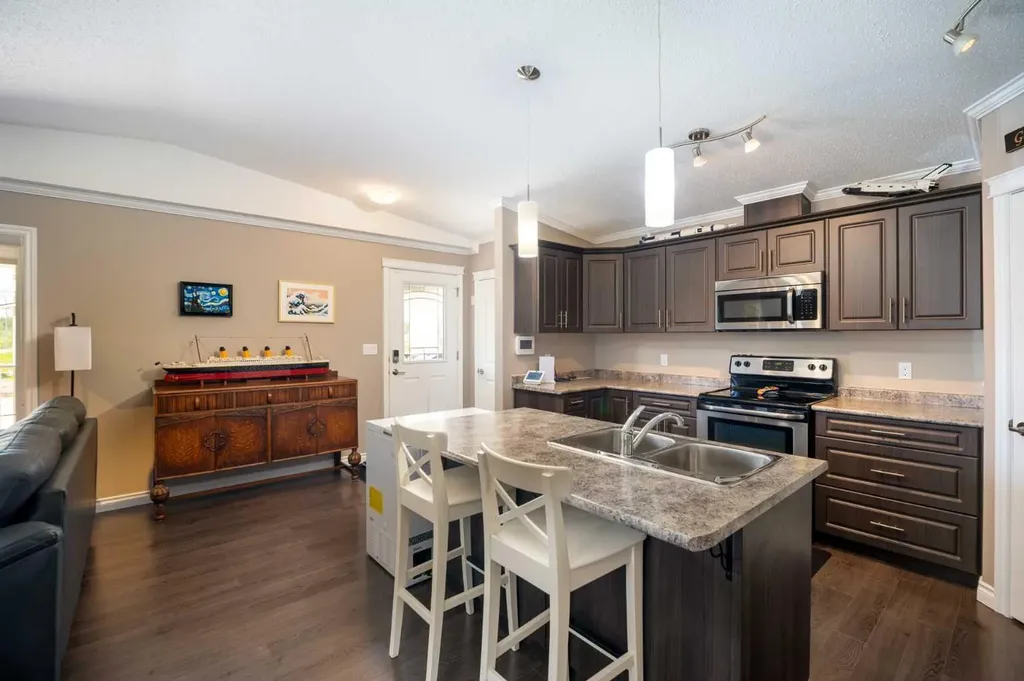 1220 1a Avenue SW Slave Lake AB T0G 2A4