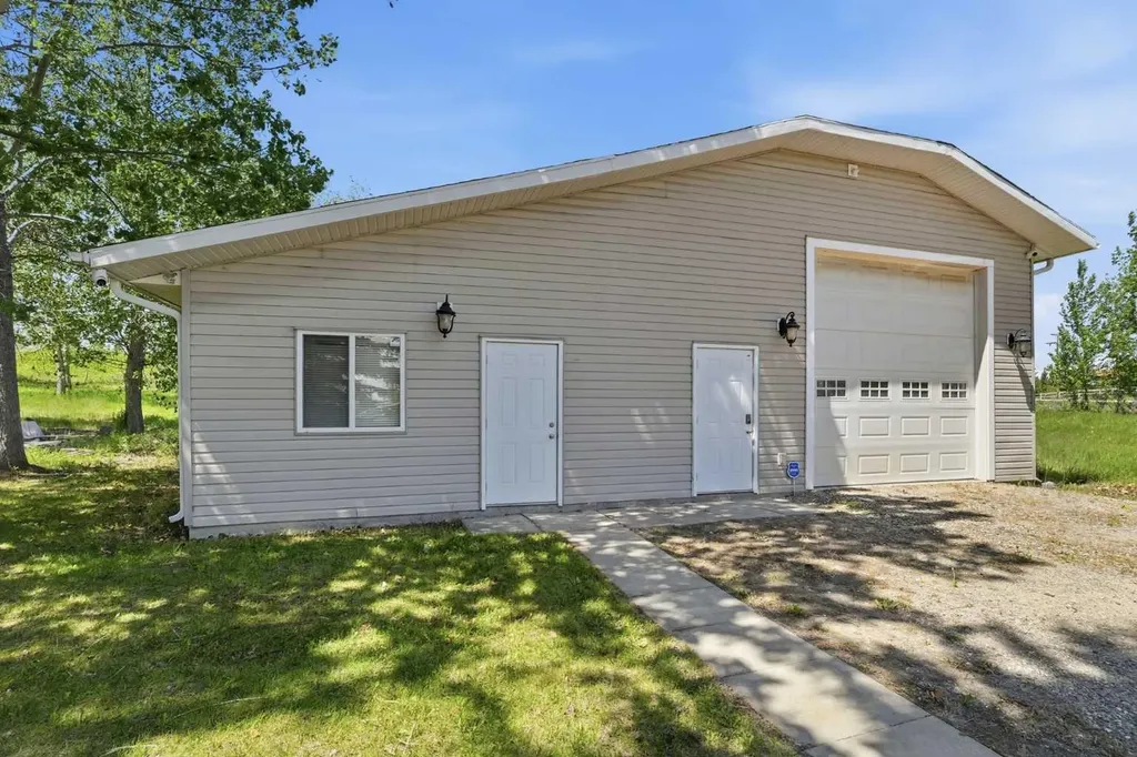 245249 Range Road 31a Rural Rocky View County AB T3Z 1K4