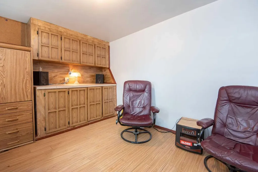 5344 76 Street Red Deer AB T4P 2A6