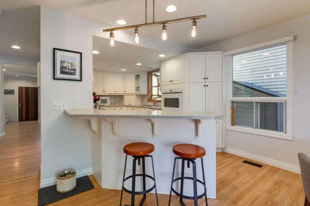 2826 1 Avenue NW Calgary AB T2N 0C8