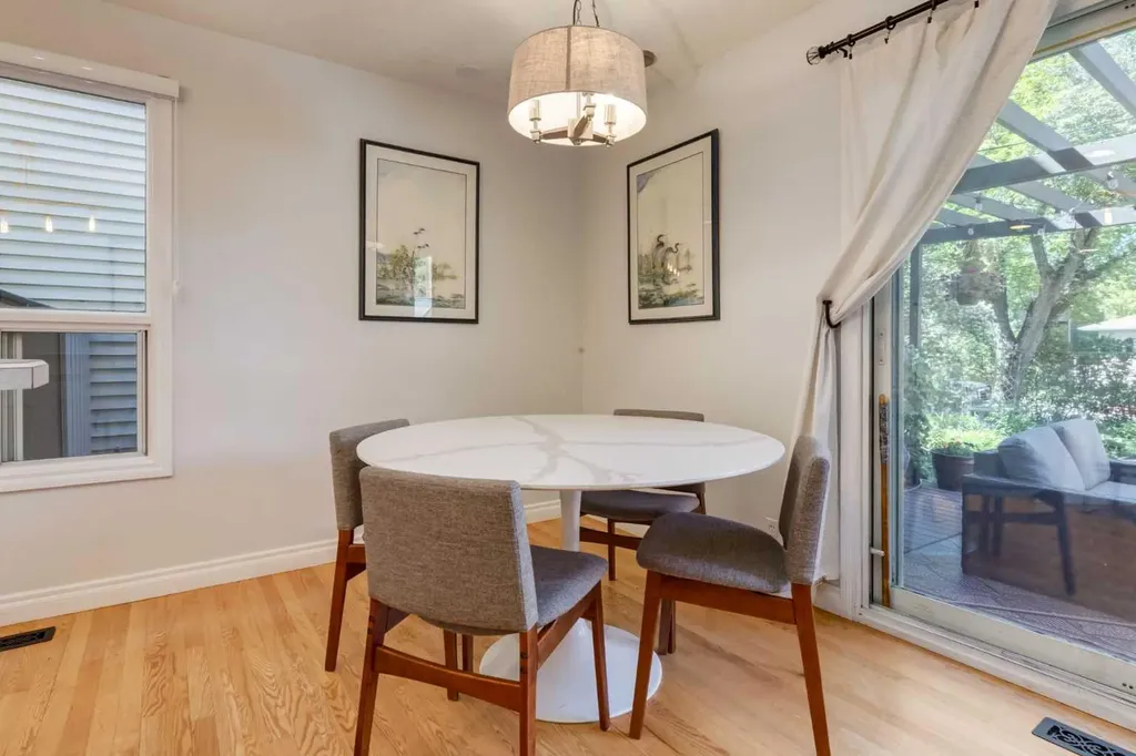 2826 1 Avenue NW Calgary AB T2N 0C8