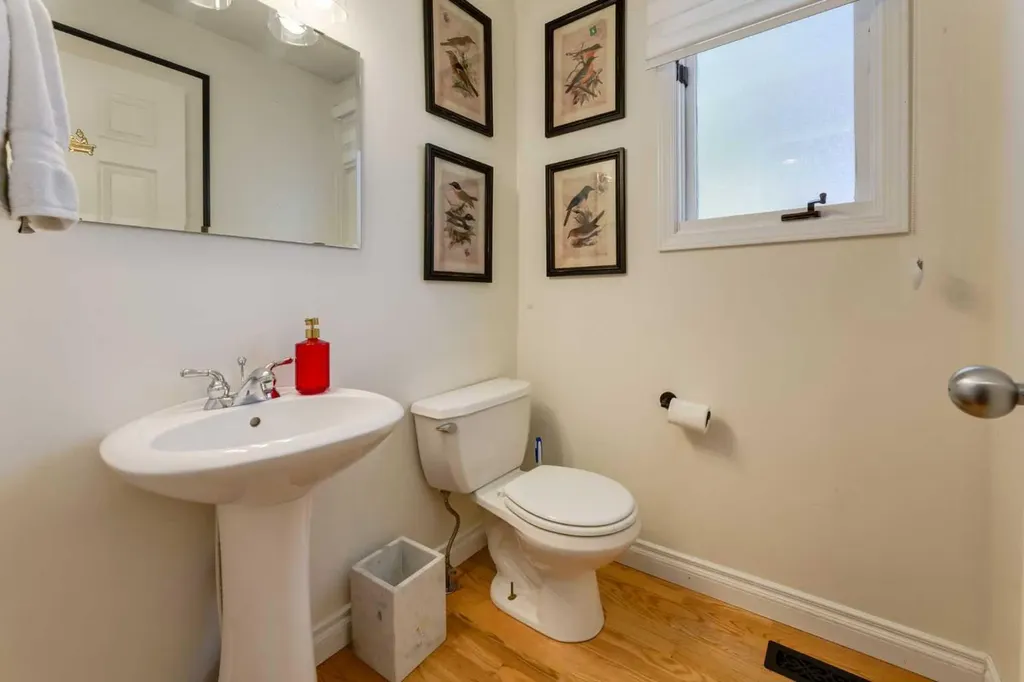 2826 1 Avenue NW Calgary AB T2N 0C8