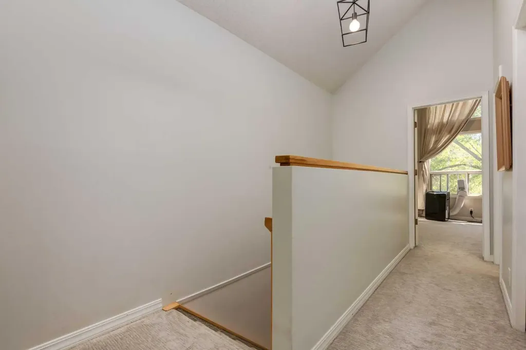 2826 1 Avenue NW Calgary AB T2N 0C8