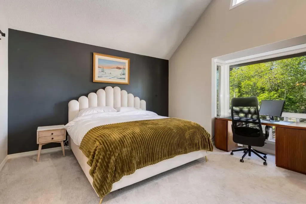 2826 1 Avenue NW Calgary AB T2N 0C8