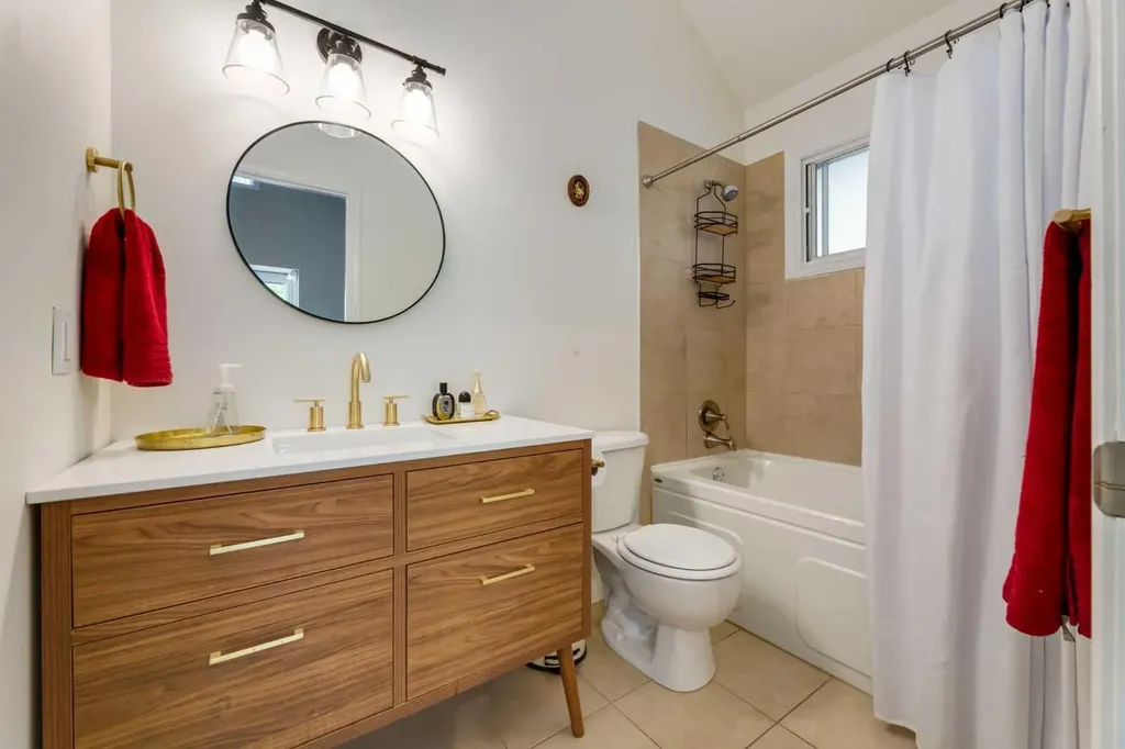 2826 1 Avenue NW Calgary AB T2N 0C8