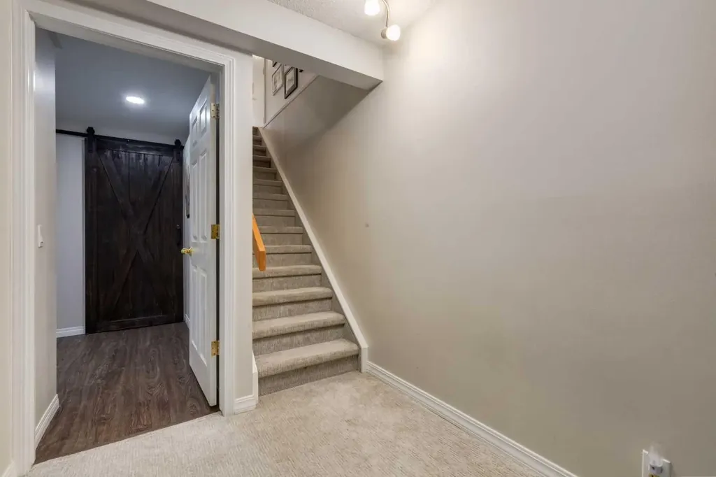 2826 1 Avenue NW Calgary AB T2N 0C8