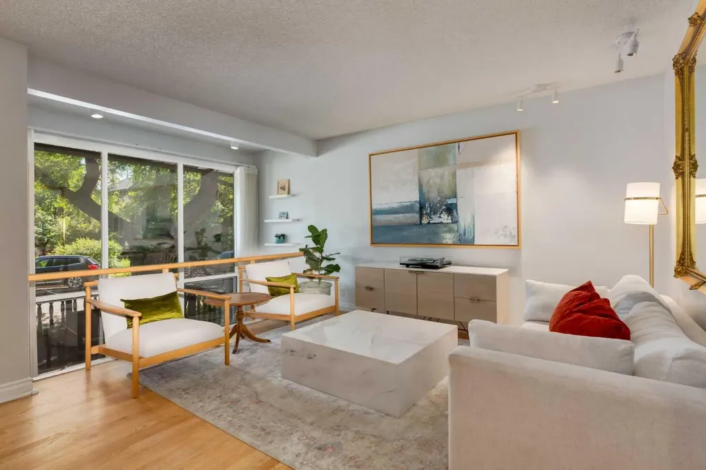 2826 1 Avenue NW Calgary AB T2N 0C8