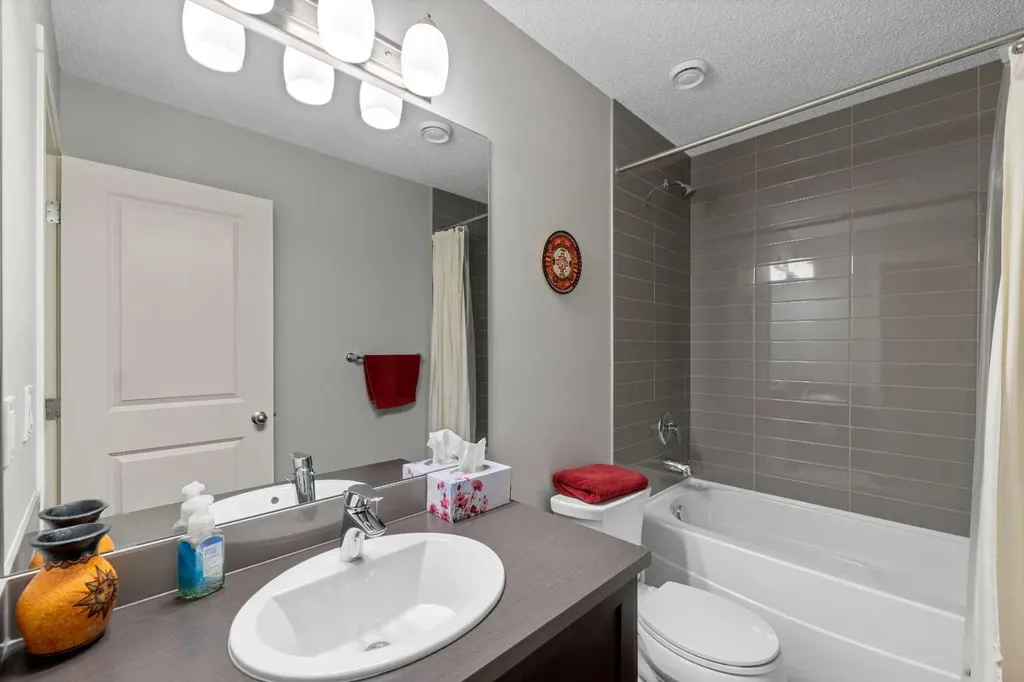 78 Livingston Gate NE Calgary AB T3P 0V2