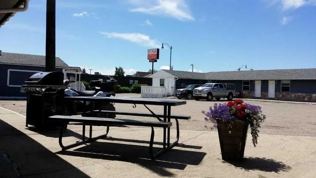 5214 50 Avenue St. Paul AB T0A 3A4