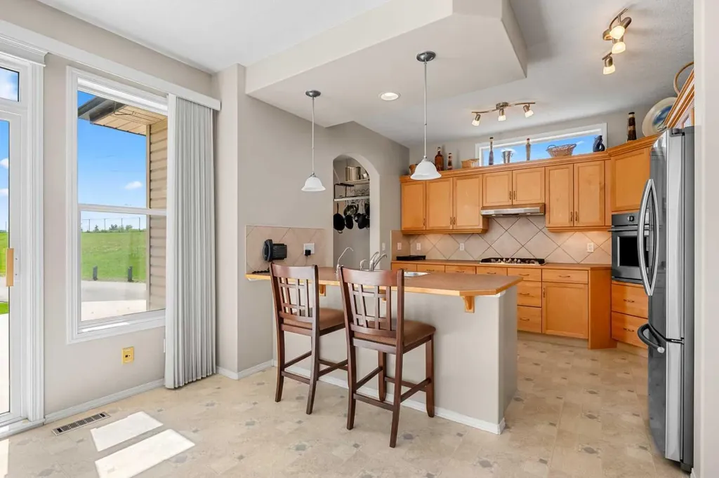 31 Elgin Green SE Calgary AB T2Z 3Y8