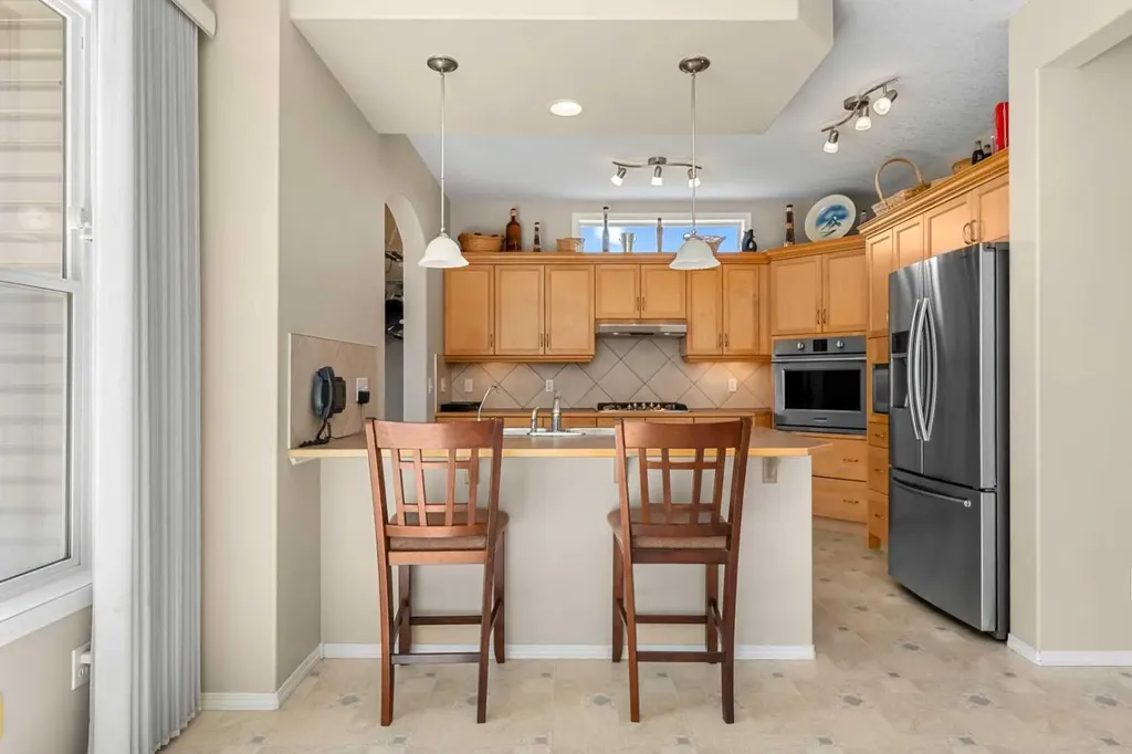 31 Elgin Green SE Calgary AB T2Z 3Y8