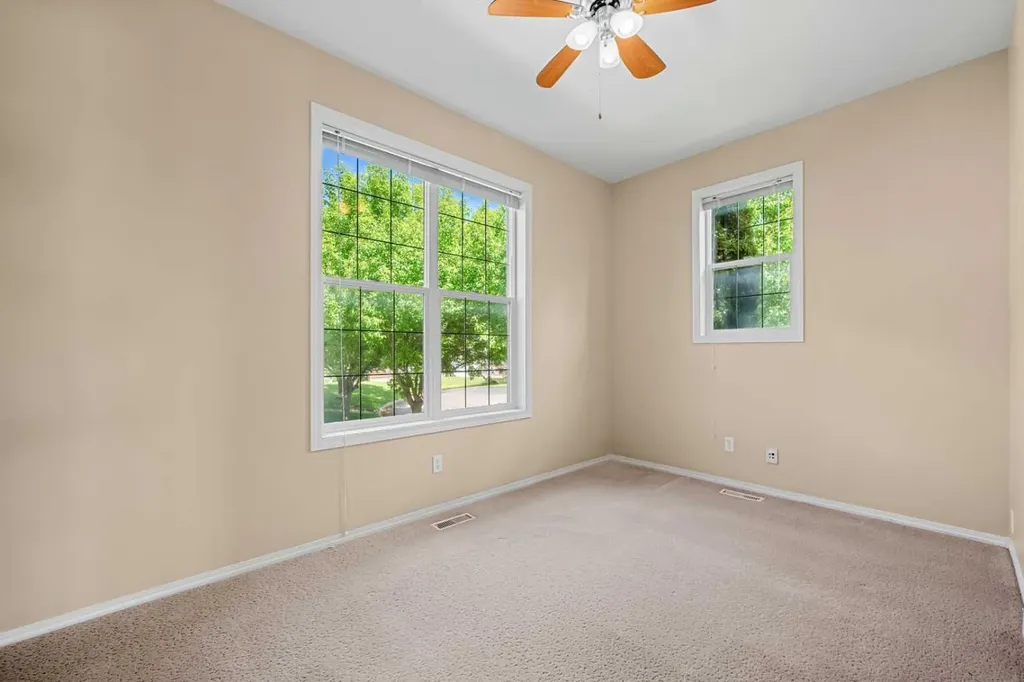 31 Elgin Green SE Calgary AB T2Z 3Y8