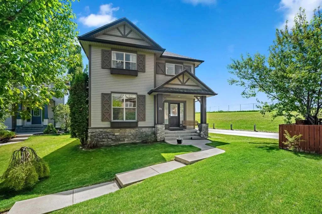 31 Elgin Green SE Calgary AB T2Z 3Y8