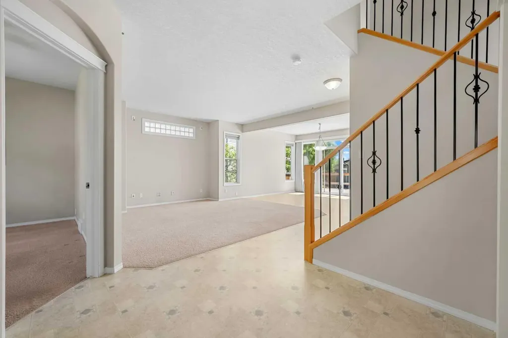31 Elgin Green SE Calgary AB T2Z 3Y8