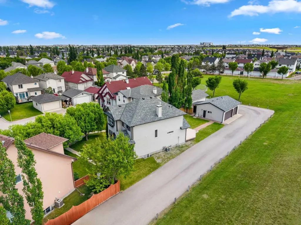 31 Elgin Green SE Calgary AB T2Z 3Y8