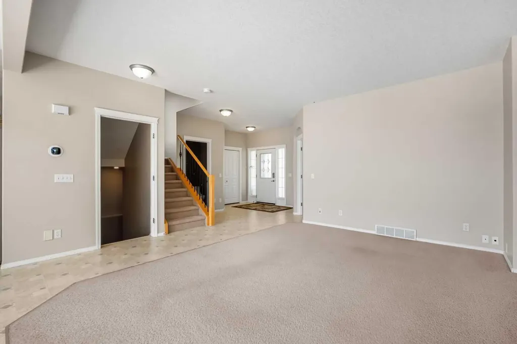 31 Elgin Green SE Calgary AB T2Z 3Y8