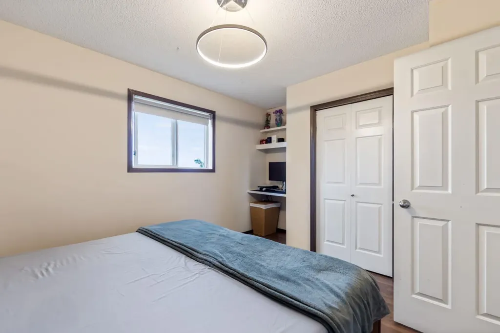 2 Eldorado Road SE Airdrie AB T4B1C3