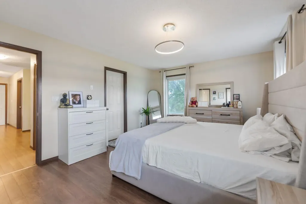 2 Eldorado Road SE Airdrie AB T4B1C3