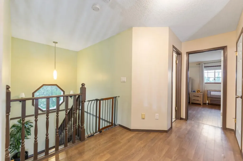 2 Eldorado Road SE Airdrie AB T4B1C3