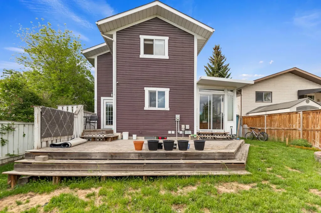 2 Eldorado Road SE Airdrie AB T4B1C3
