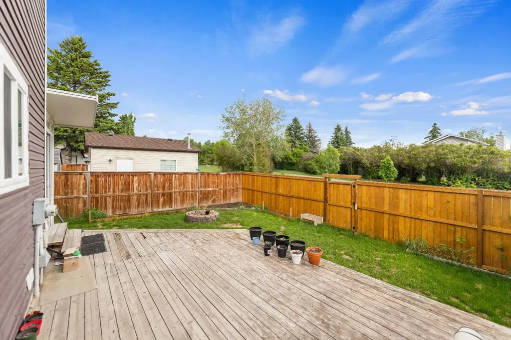2 Eldorado Road SE Airdrie AB T4B1C3