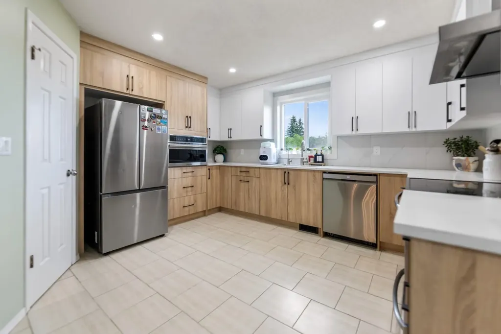 2 Eldorado Road SE Airdrie AB T4B1C3