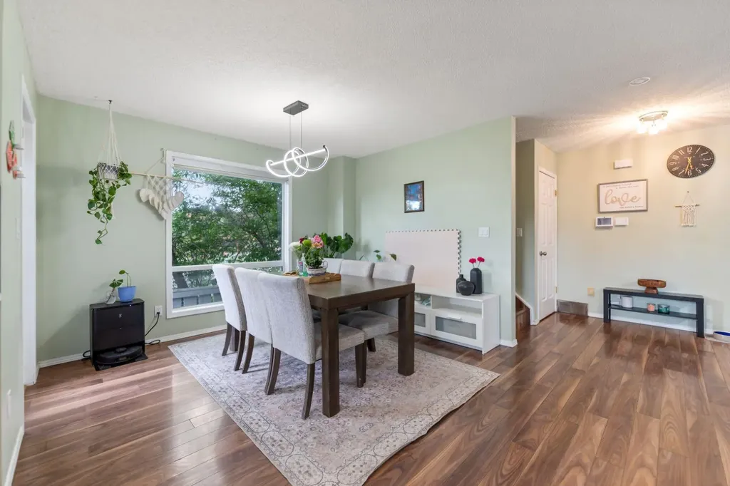 2 Eldorado Road SE Airdrie AB T4B1C3