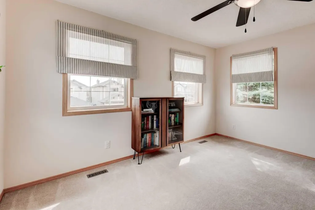 41 Chapman Close SE Calgary AB T2X 3S8