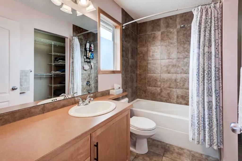 41 Chapman Close SE Calgary AB T2X 3S8