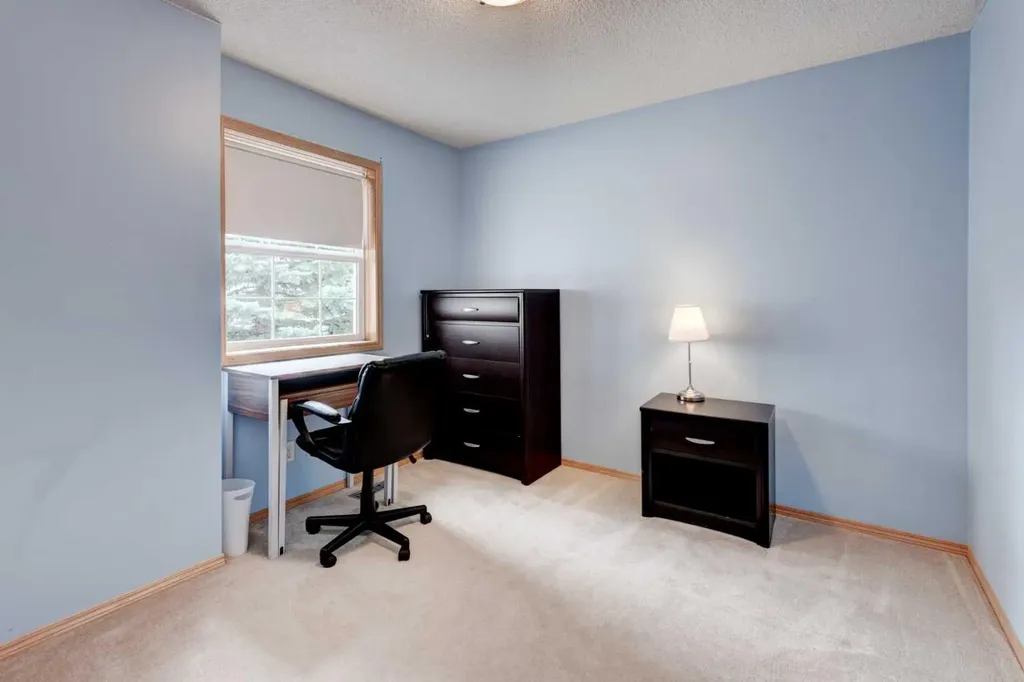 41 Chapman Close SE Calgary AB T2X 3S8