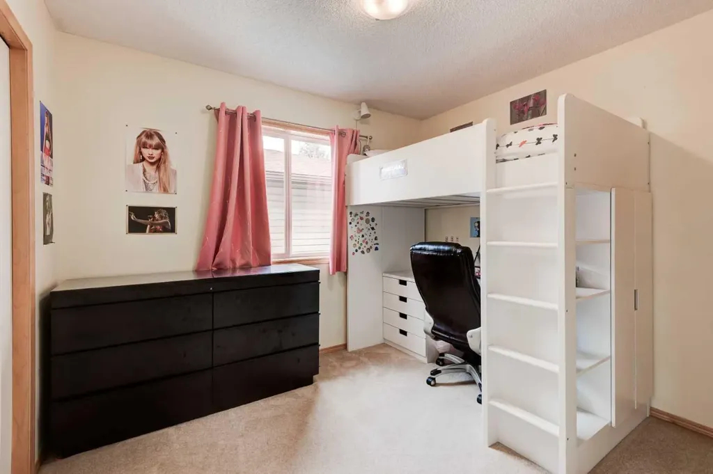 41 Chapman Close SE Calgary AB T2X 3S8