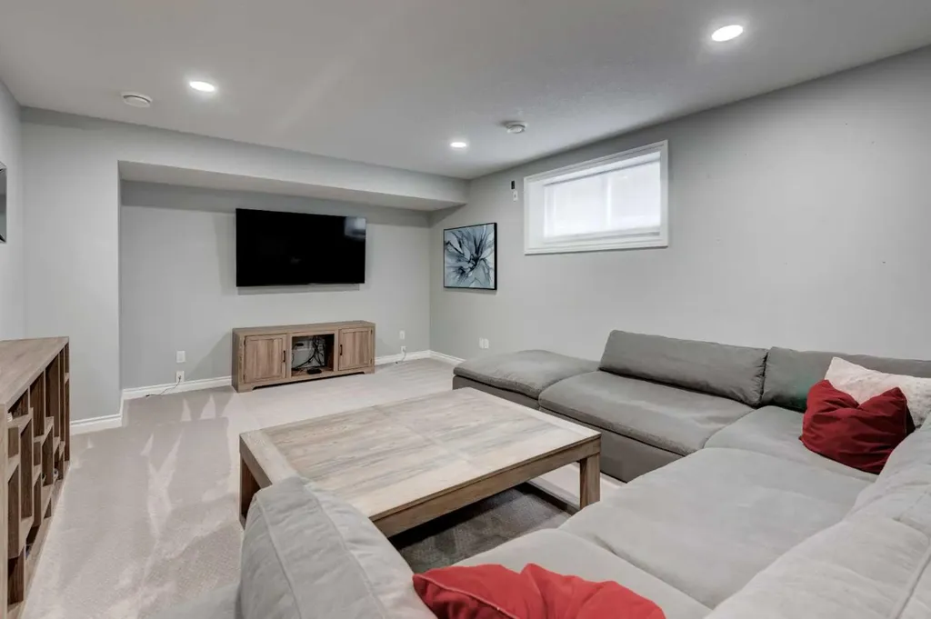 41 Chapman Close SE Calgary AB T2X 3S8