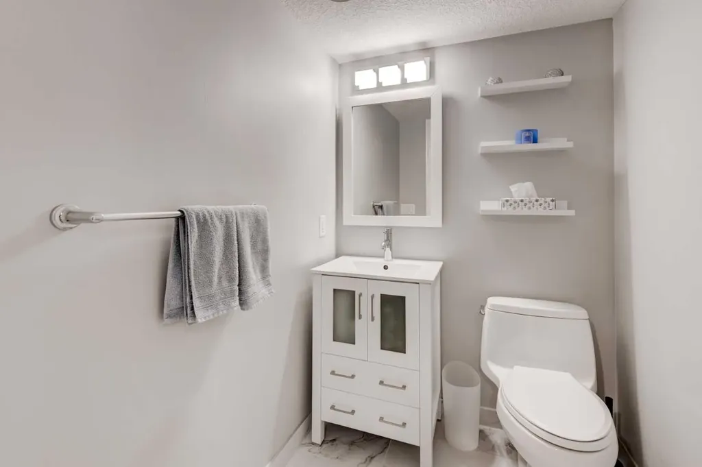41 Chapman Close SE Calgary AB T2X 3S8